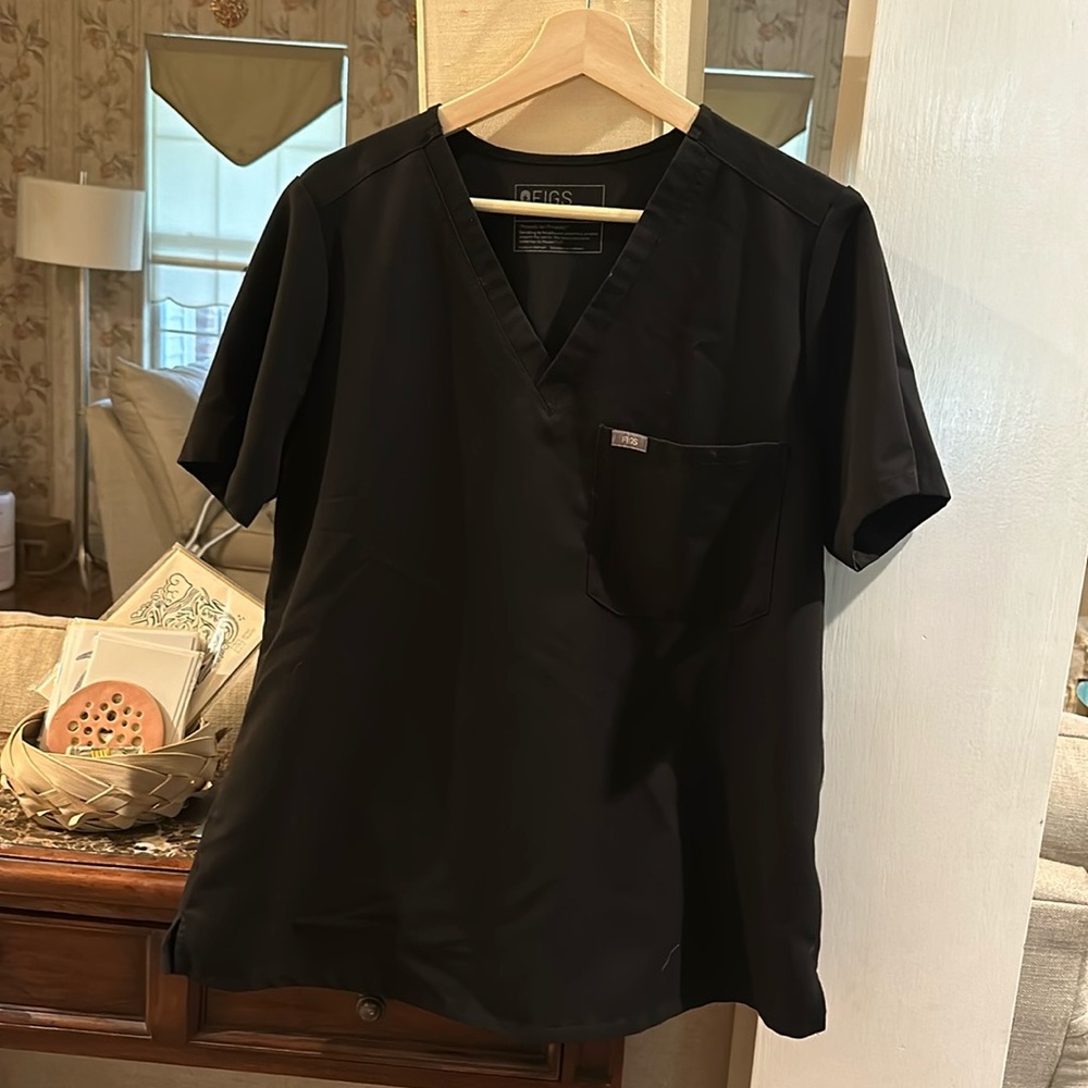 FIGS. Cargo scrub pants. Black.  Med.